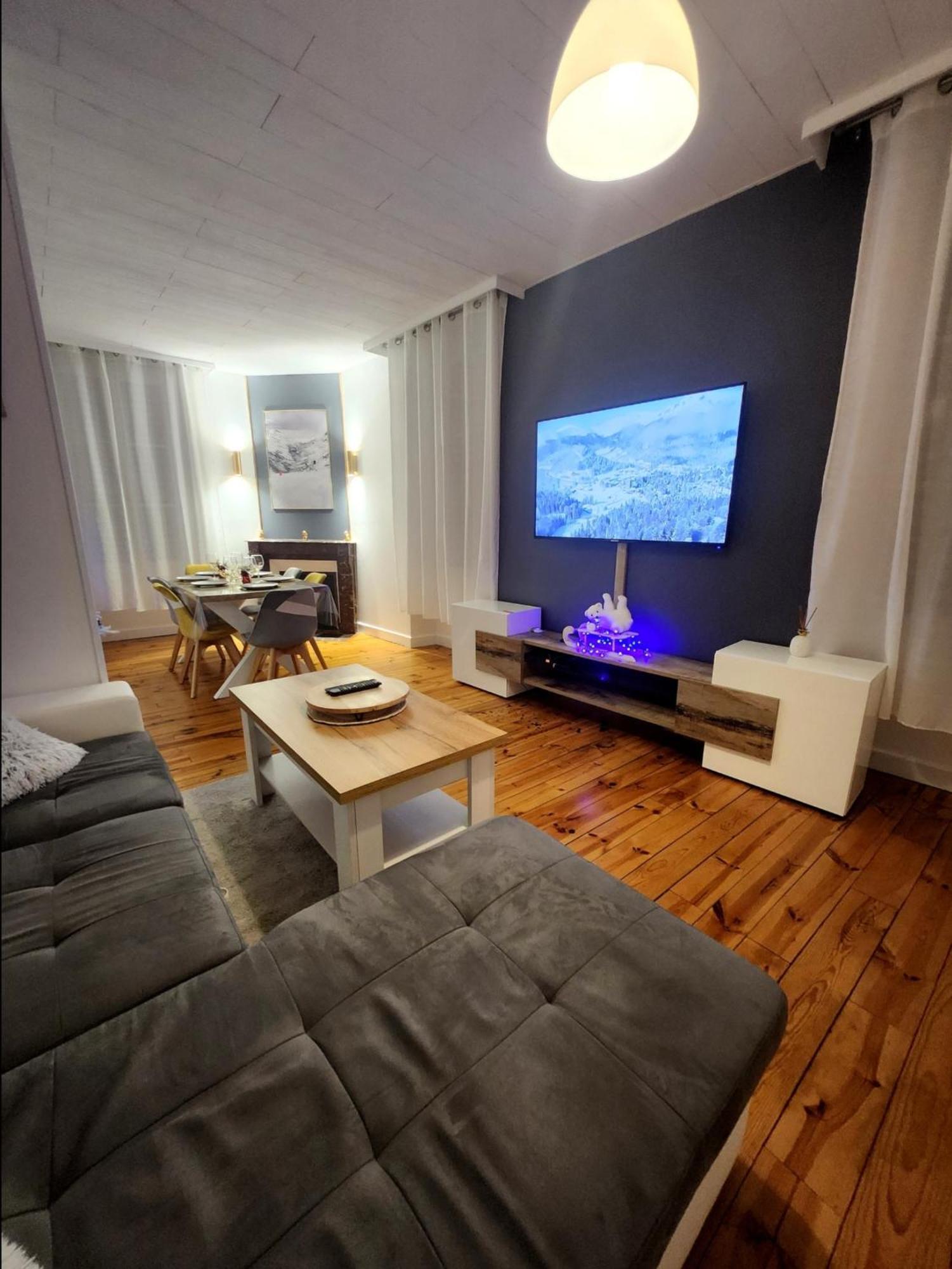Chaleureux Appartement Refait A Neuf Vic-sur-Cère Exterior foto
