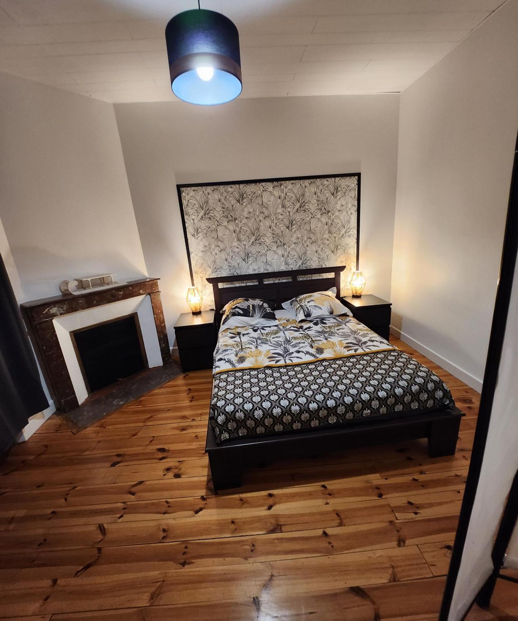 Chaleureux Appartement Refait A Neuf Vic-sur-Cère Exterior foto