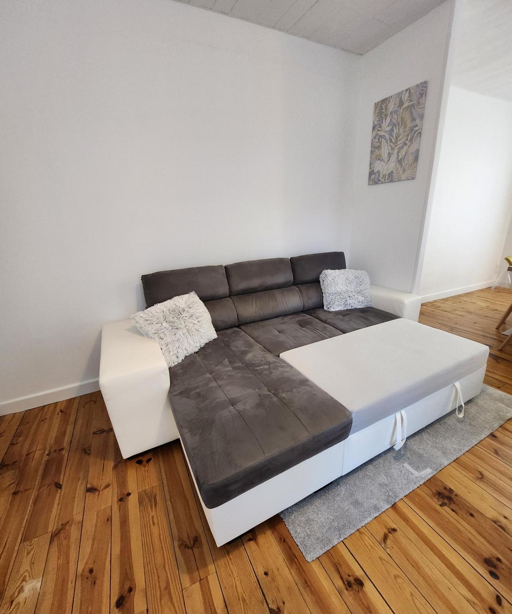 Chaleureux Appartement Refait A Neuf Vic-sur-Cère Exterior foto
