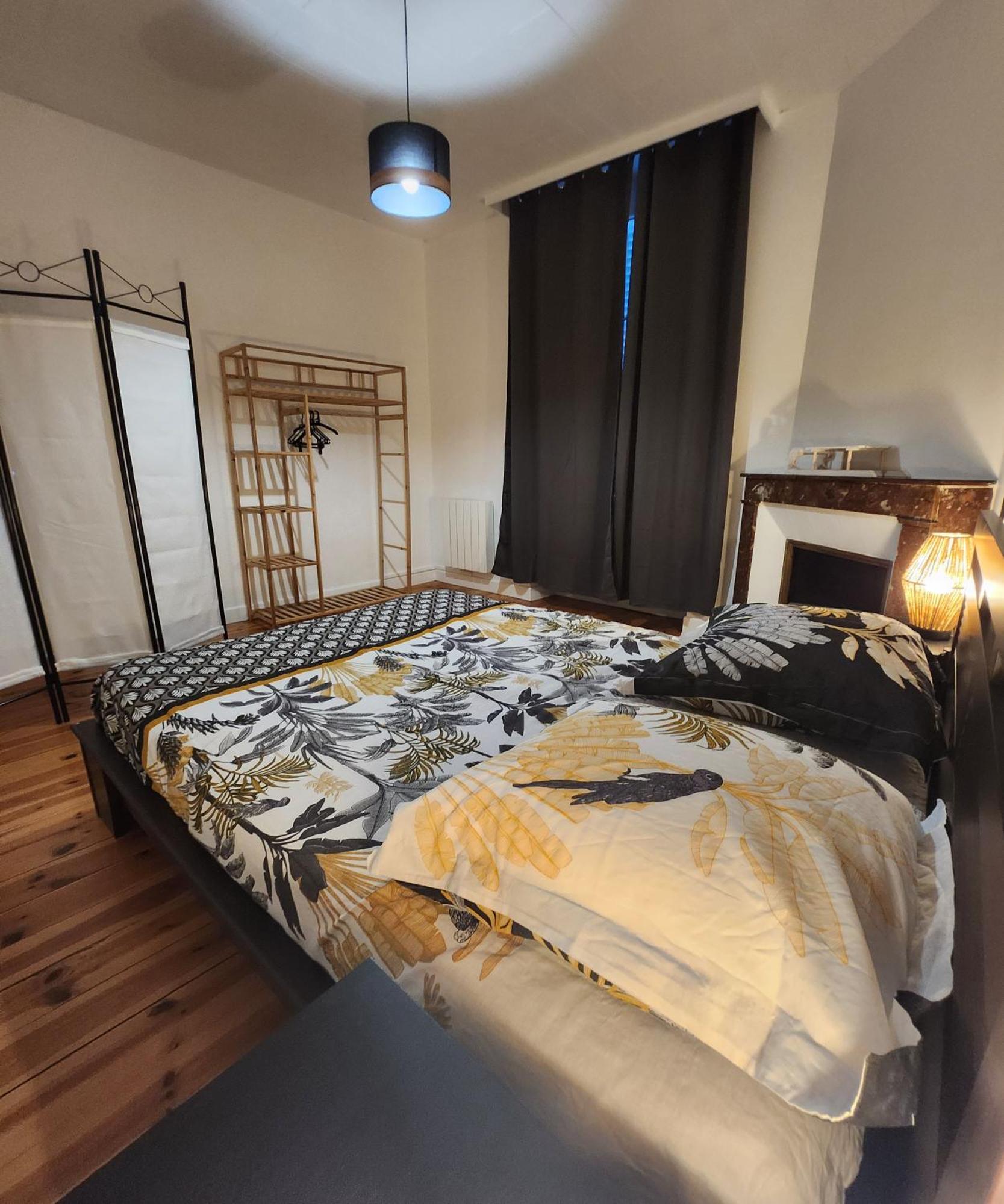 Chaleureux Appartement Refait A Neuf Vic-sur-Cère Exterior foto